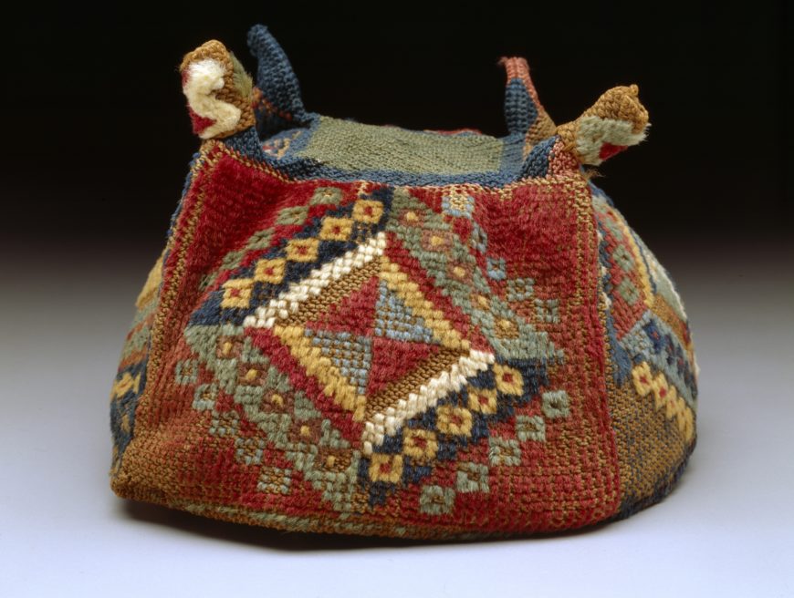 Twiwanaku four-corner hat, 700-900 (Dallas Museum of Art)