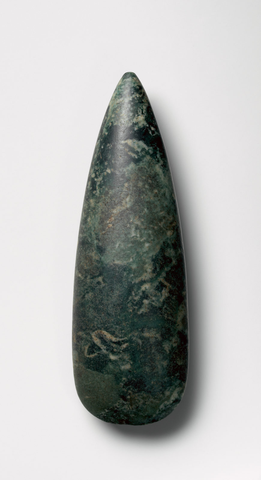 Ceremonial axe blade (celt), 7th-15th century (The Metropolitcan Museum of Art)
