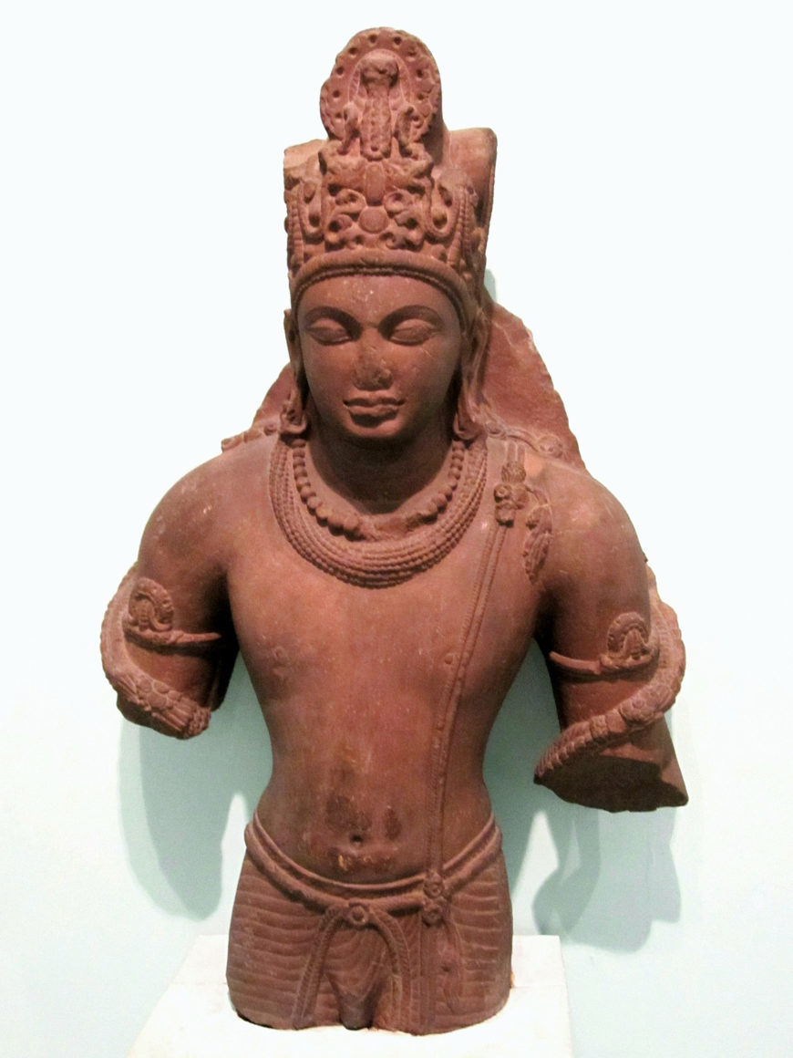 Vishnu, 5th century, Gupta period, Mathura, red sandstone, 109 x 67 x 22 cm, National Museum, New Delhi (photo: Jen, CC BY-SA 3.0)