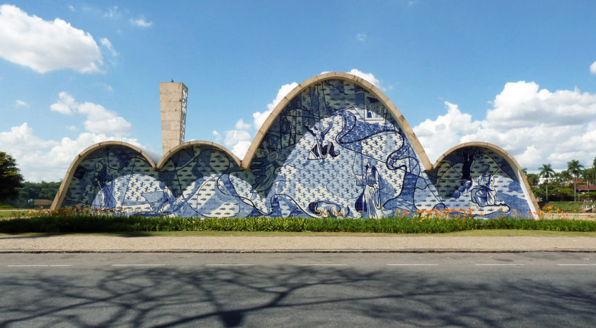 Oscar Niemeyer, Iglesia de San Francisco de Asís, terminada 1943, Minas Gerais en la región de Pampulha (foto: Edgar Jiménez, CC BY-SA 2.0)