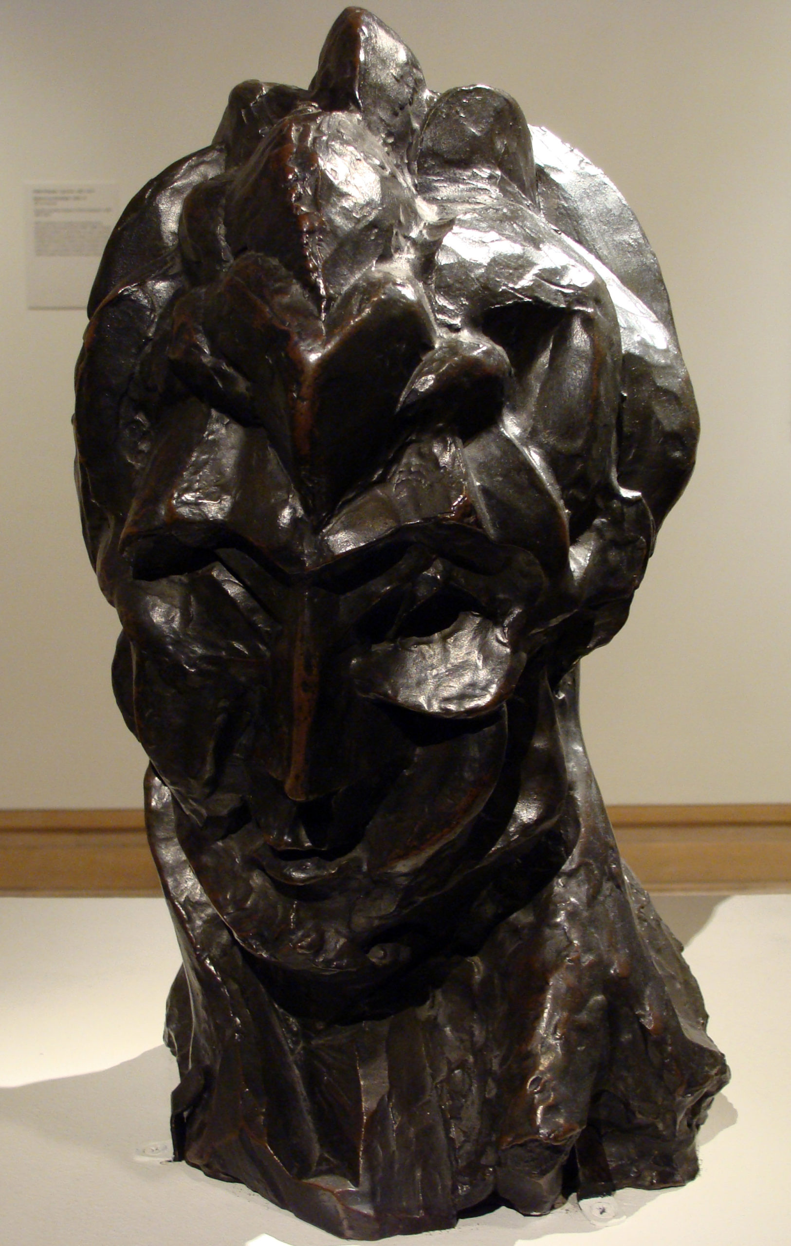 Pablo Picasso, Woman’s Head (Fernande), 1909, bronze, 16 ¼ x 9 ¾ x 10 ½ inches, The Metropolitan Museum of Art (photo: Ben Sutherland, CC BY 2.0)
