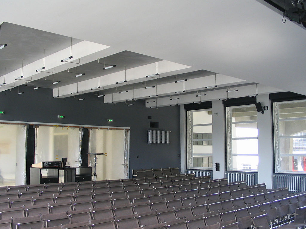 Bauhaus building, auditorium (photo: Cethegus, CC BY-SA 3.0)