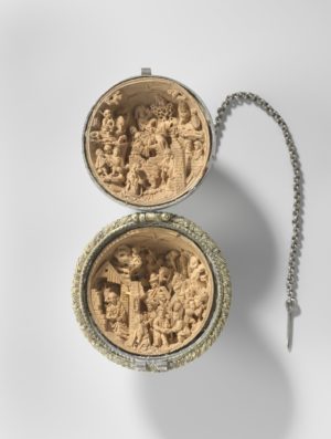 Workshop of Adam Dircksz, Prayer nut with The Nativity and The Adoration of the Magi, c. 1500 - c. 1530, boxwood, silver, and gold, diameter 4.8cm (Rijksmuseum, Amsterdam)