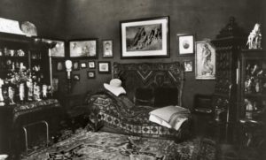 Sigmund Freud’s consulting room in Vienna, 1938 (photo: Edmund Engelman)