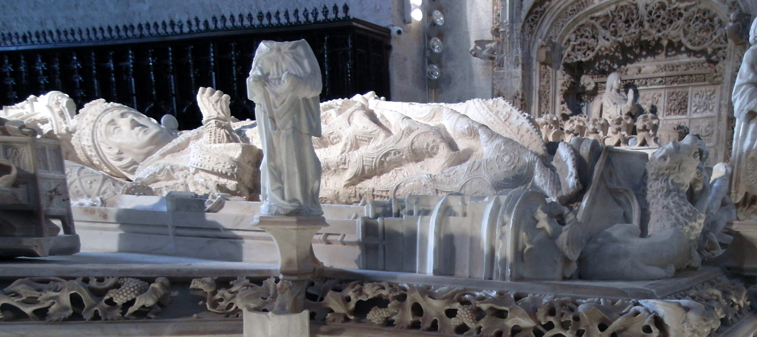 Gil de Siloe, The Tomb of Juan II of Castile and Isabel of Portugal, detail of Juan II of Castile, 1489-93, alabaster (photo: Rowanwindwhistler, CC BY-SA 3.0)