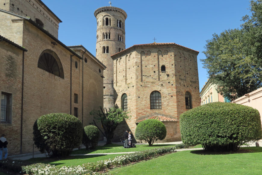 Orthodox (or Neonian) Baptistery, Ravenna, ca. 400-450 (photo: Kirk K, CC BY-NC-ND 2.0)