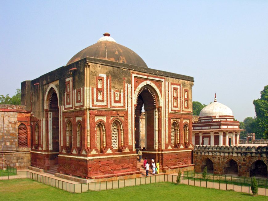 Alai Darwaza, c. 1311, Qutb archaeological complex, Delhi (photo: Dennis Jarvis, CC BY-SA 2.0)