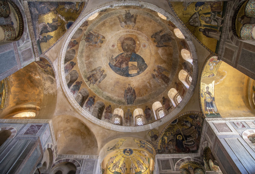 Central dome and squiches, 11th century, mosaic, narthex, katholikon, Hosios Loukas, Boeotia (photo: Evan Freeman, CC BY-SA 4.0)