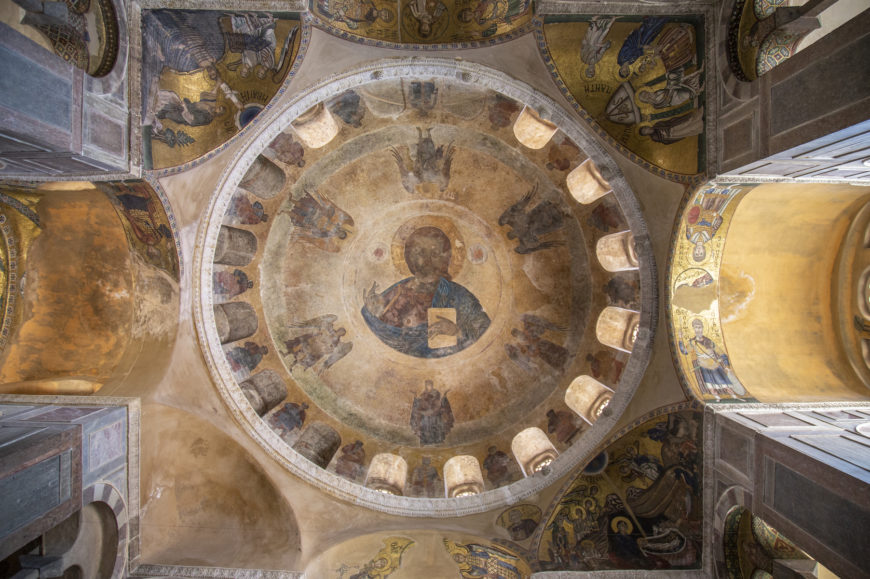 View of dome and squinches, katholikon church, 11th century, Hosios Loukas monastery, Boeotia (photo: Evan Freeman, CC BY-NC-SA 4.0)