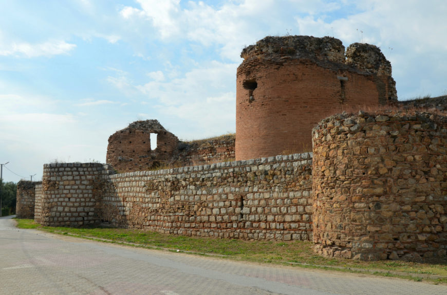 Double walls of Nicaea (modern İznik, Turkey) (photo: <a href="https://flic.kr/p/21zoXG7" target="_blank" rel="noopener">Carole Raddato</a>, CC BY-SA 2.0)