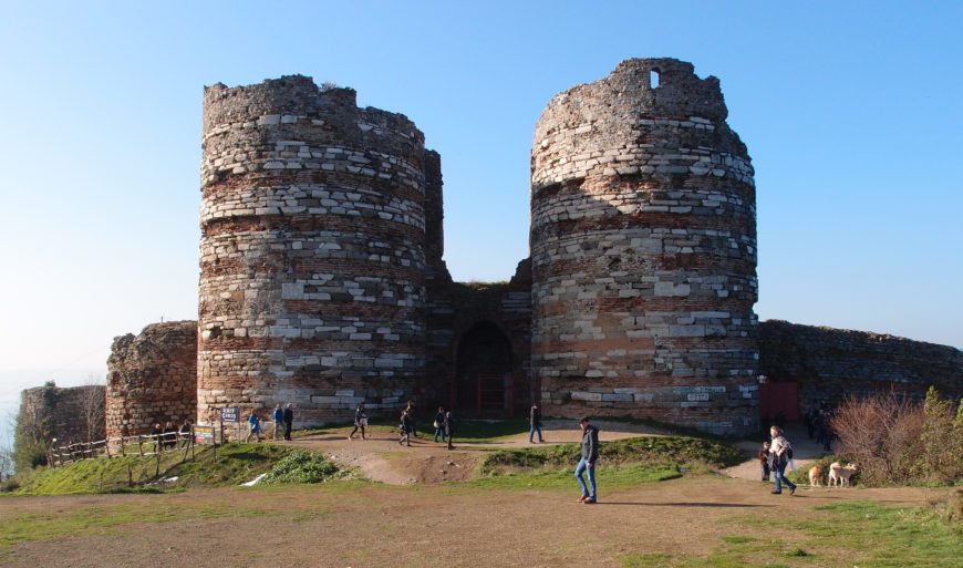Yoros Castle, expanded during Late Byzantine period, near Anadolu Kavağı (photo: Guilhem Vellut, CC BY 2.0)