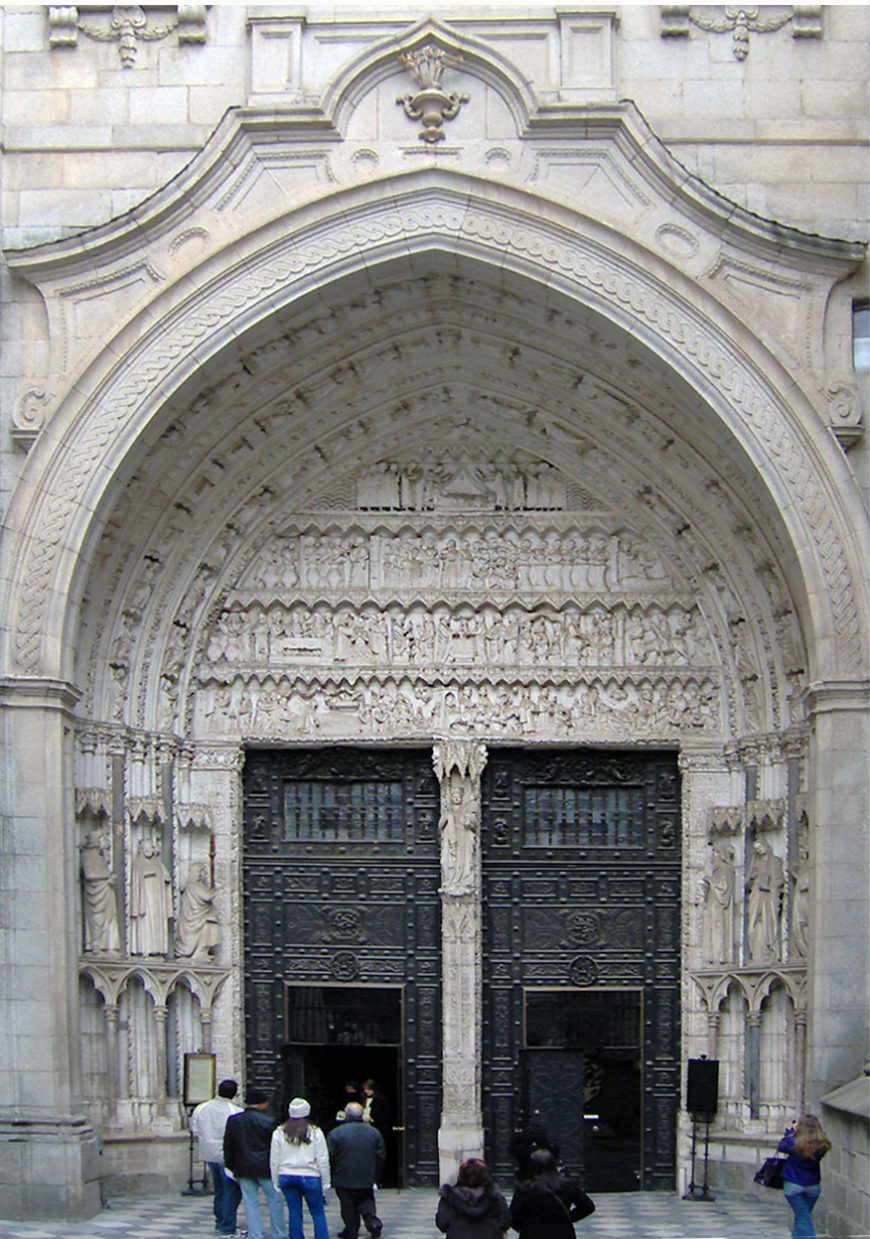 Puerta del Reloj with tympanum of the life of Mary, 13th century, north transept, Toledo Cathedral, Toledo, Spain (photo: Johnbojaen, CC BY-SA 3.0)