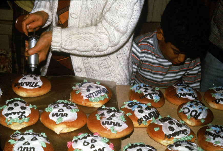 Karen Boccalero, Day of the Dead '77 Bread-Making (Pan de Muerto) Workshop, November 1977, photograph (Self-Help Graphics and Art archives, UC Santa Barbara, Library, Department of Special Research Collections)
