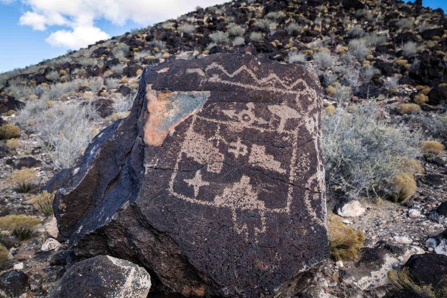 Rock art at Petroglyph National Monument (photo: < a href="https://flic.kr/p/DCBhfA"Mobilus In Mobili</a>, CC BY-SA 2.0)