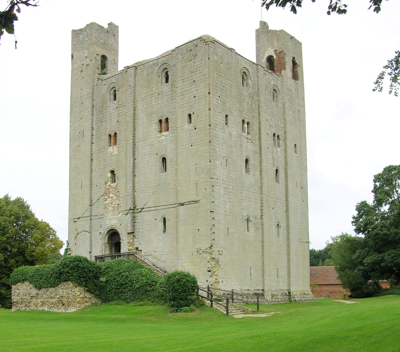 Smarthistory – The English castle: dominating the landscape