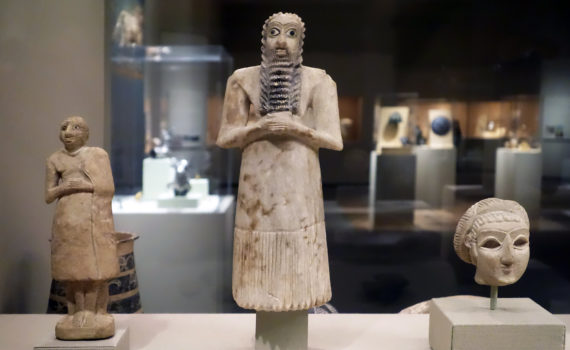 Standing male worshipper, 2750–2600 B.C.E., Early Dynastic period II (Sumerian), Excavated at Tell Asmar (ancient Eshnunna), Iraq, alabaster (gypsum), shell, black limestone; 11-5/8 inches (29.5 cm) high (The Metropolitan Museum of Art)