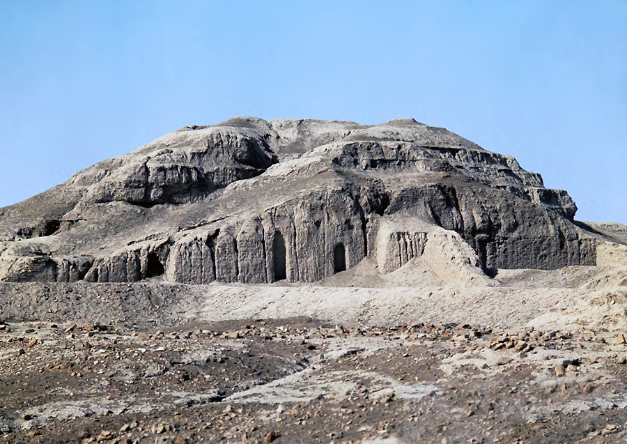 White Temple and its ziggurat, c. 3500–3000 B.C.E., Sumerian, mud brick, Uruk (modern Warka, Iraq)