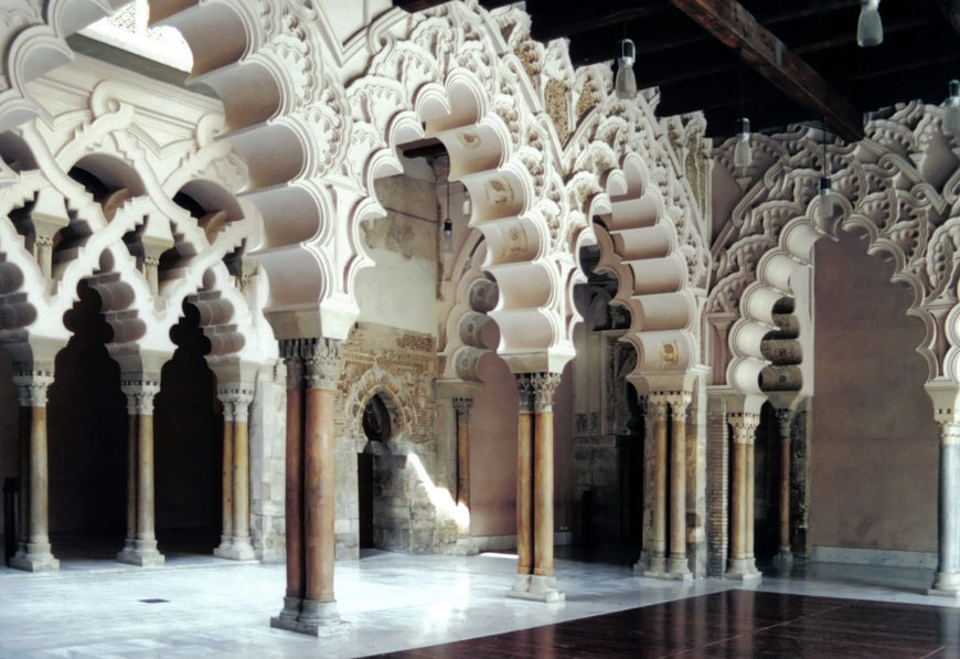 North portico, La Aljafería, Saragossa, Span (photo: EmDee, CC BY-SA 3.0)