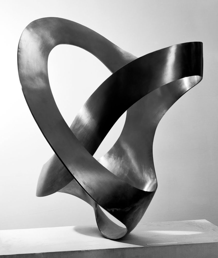Max Bill, Tripartite Unity, 1948–1949. Stainless steel, 113,5 cm x 83 cm x 100 cm. Collection of MAC-USP (Museu de Arte Contemporânea de Universidade de São Paulo). 