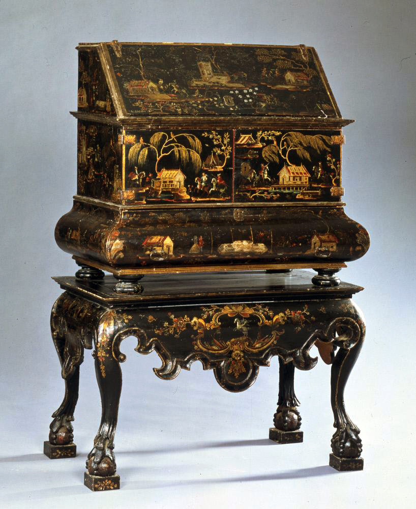 José Manuel de la Cerda, Writing cabinet on table, c. 1750, Wood, Mexican lacquer, gilding, and silver drawer pulls, 102 x 155 cm (The Hispanic Society)