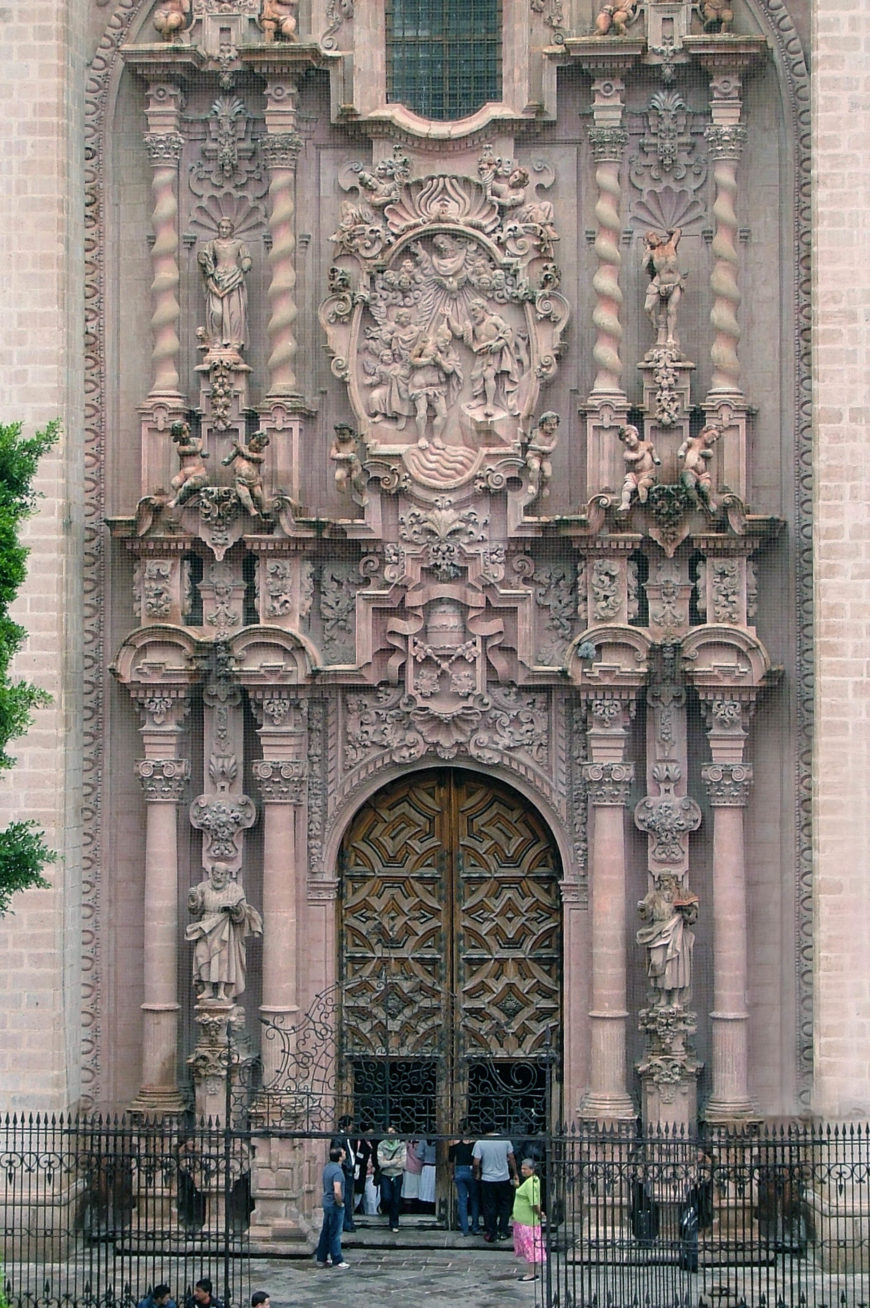Façade of the church of Santa Prisca y San Sebastián, Taxco, Guerrero, Mexico (photo: Frankmx, CC BY-SA 3.0)