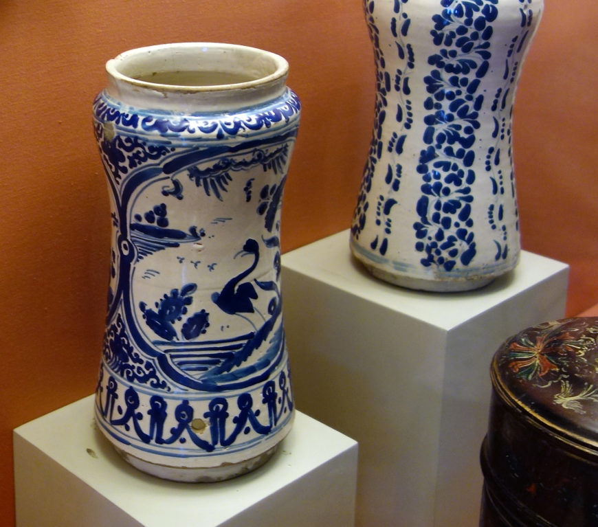 Talavera vessel with the image of a crane, adapted from Chinese porcelain, 17th century, earthenware (Franz Mayer Museum, Mexico City)