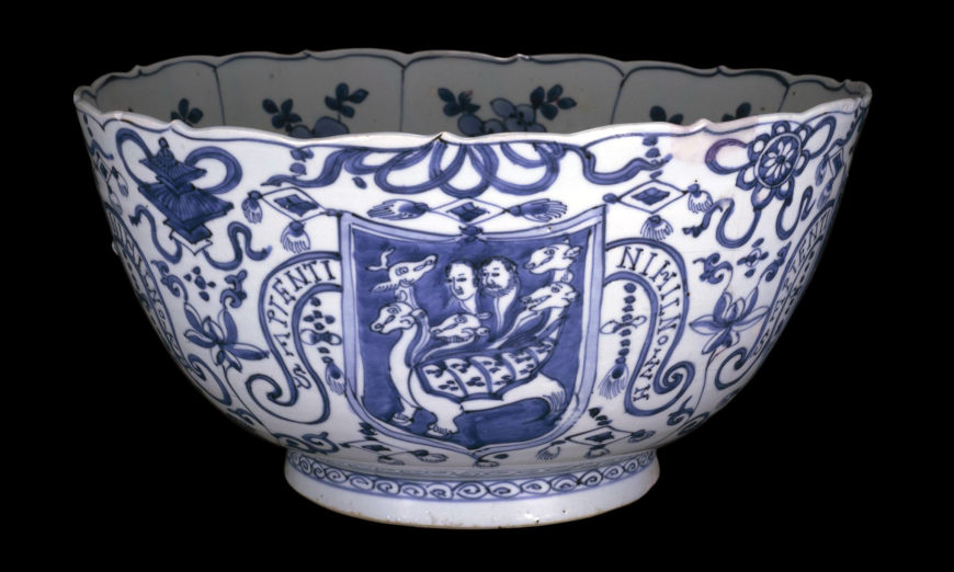 'Kraak' bowl with armorial designs and inscription Jingdezhen, Jiangxi province Ming dynasty, about 1600–1620