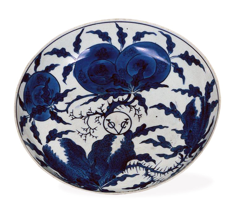 Arita ware porcelain dish From Japan, 34.29 cm in diameter Edo period, 17th century AD