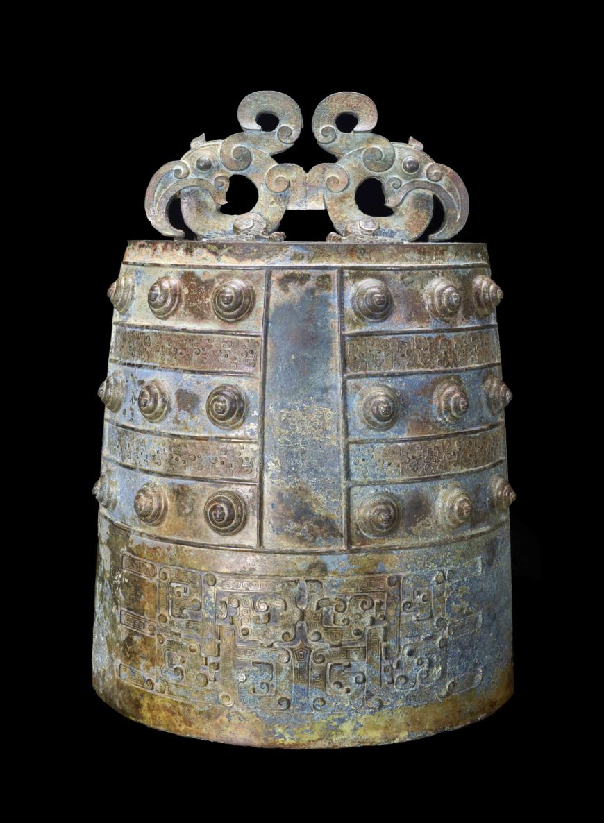 Bell (bo) with birds and dragons; from a set of four, late Spring and Autumn period, Eastern Zhou dynasty, ca. 500--450 BCE, bronze, China, Shanxi province, State of Jin, Houma foundry, 66.4 high x 47 cm (Freer Gallery of Art, Smithsonian, Washington, DC: Purchase — Charles Lang Freer Endowment, F1941.9)
