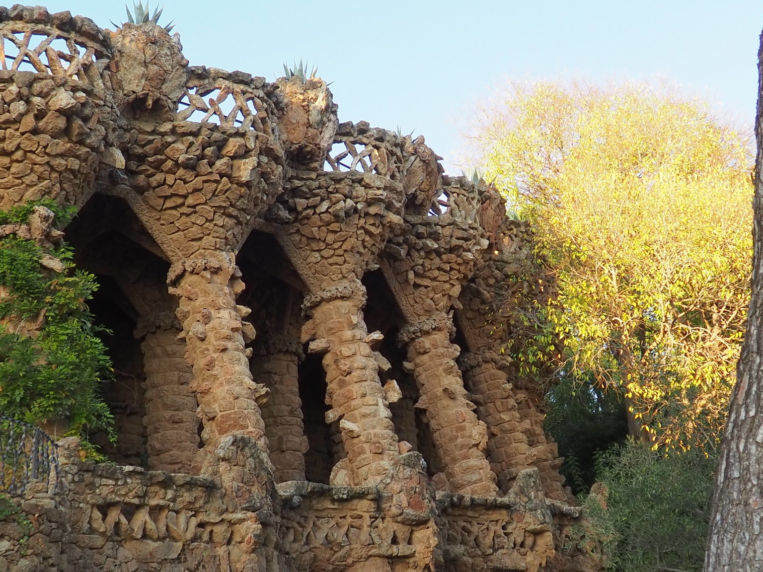 Smarthistory Antoni Gaudí Park Güell