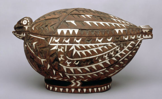 Inlaid bird bowl, Possibly 18th century AD, wood, inlaid with shell, from Belau, Micronesia, 93 x 53 cm (with lid), collected by Captain Henry Wilson (© The Trustees of the British Museum)