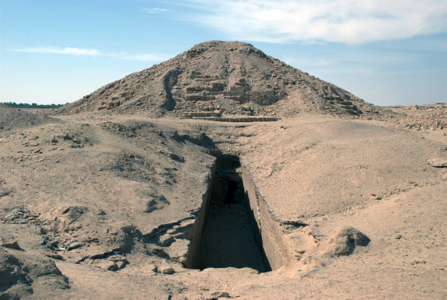 Pyramid K.1. of the 4th century BC at El-Kurru, south of Jebel Barkal, North Sudan (photo: Betramz, CC BY 3.0)