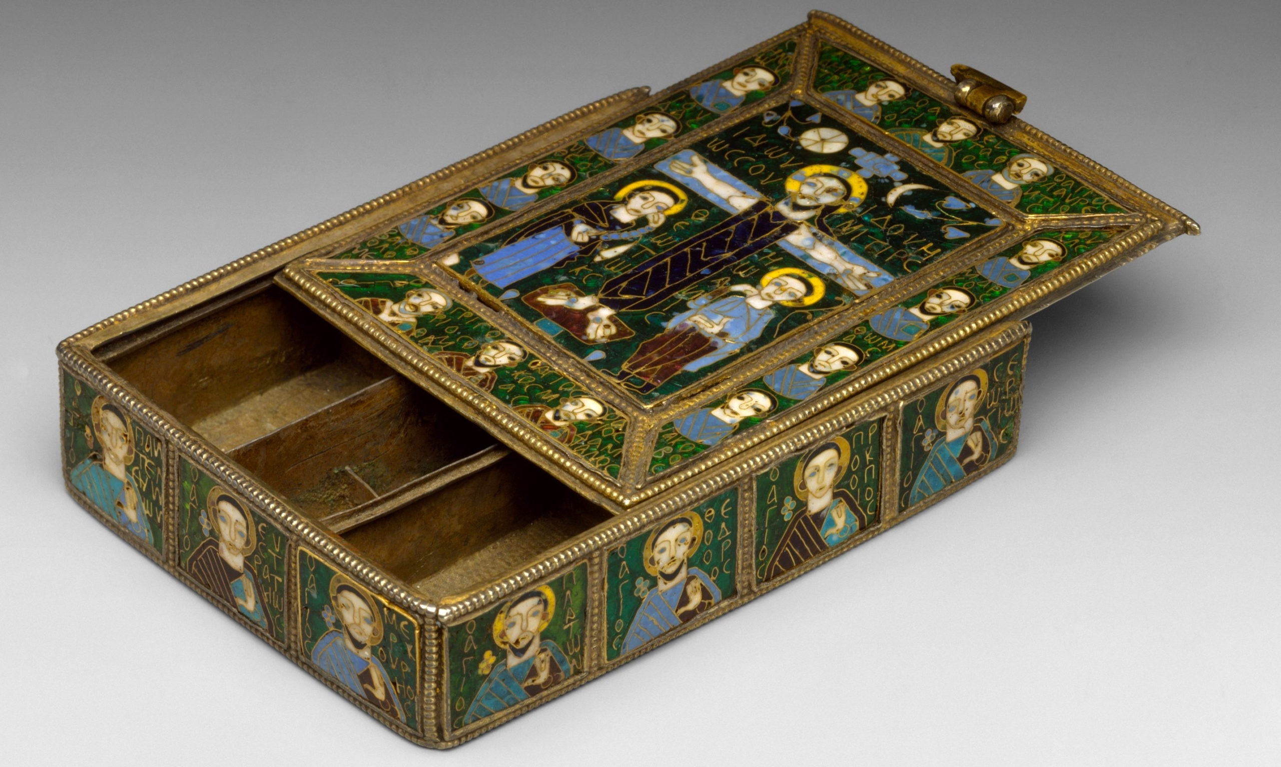 Smarthistory – The Byzantine Fieschi Morgan cross reliquary
