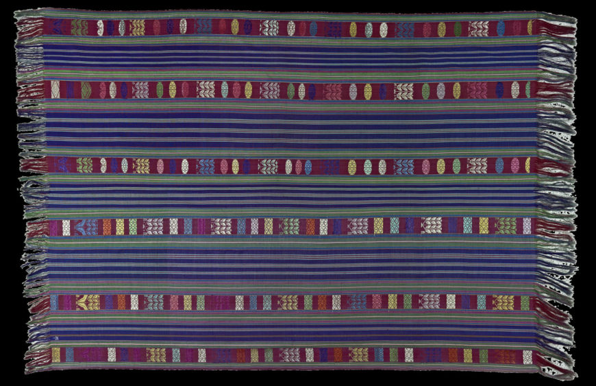 Silk textile (lamba akotofahana), 19th century, woven and dyed silk, made by Merina, Madagascar, 225 x 147 cm (© Trustees of the British Museum)