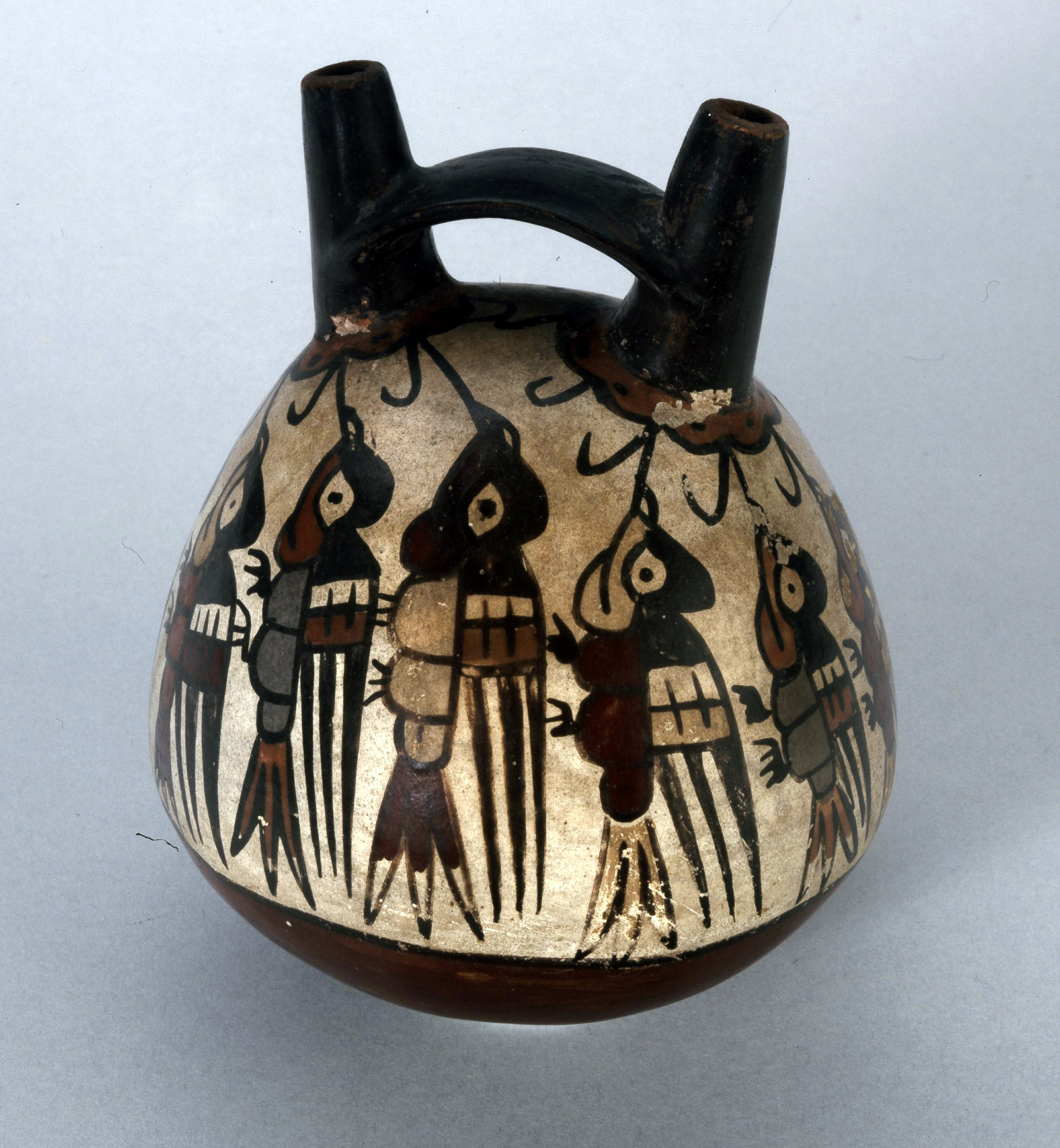 Representations of human figures on ceramic from the