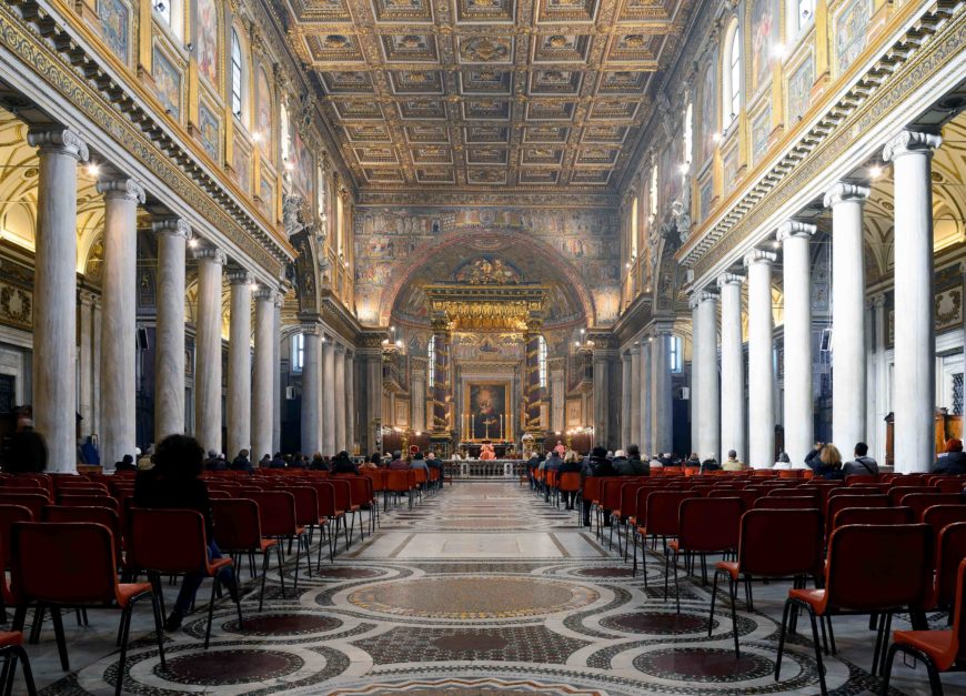 Interior of Santa Maria Maggiore, looking down the nave toward the altar. The Pauline Chapel is on the left side of the nave (photo: Livioandronico2013, CC BY-SA 4.0)