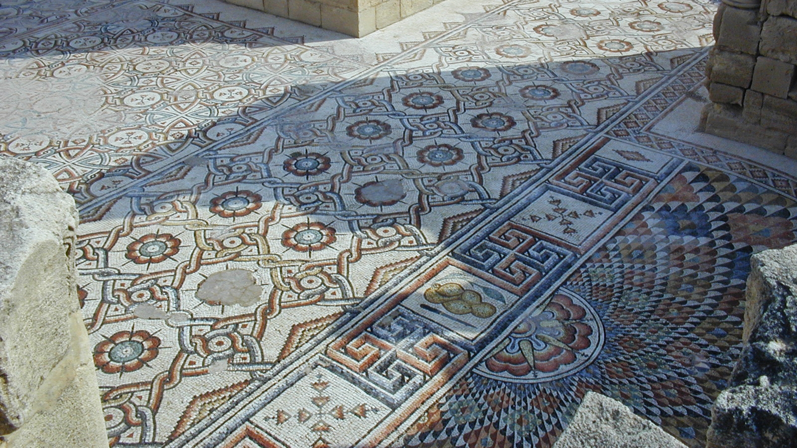Smarthistory – Mosaics in the early Islamic world