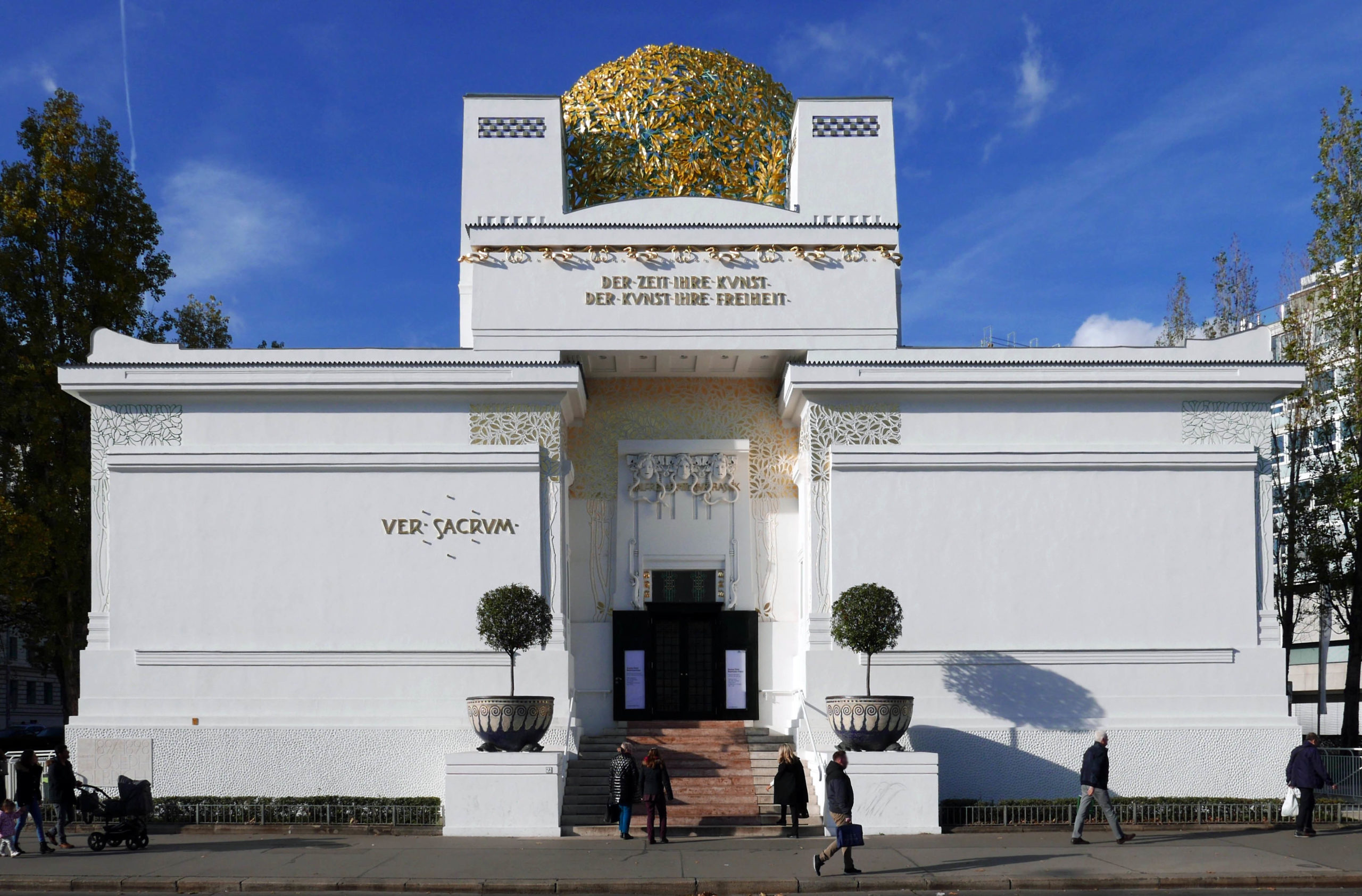Olbrich Secession facade John Lord BY 2.0 https://flic.kr/p/QLteTs