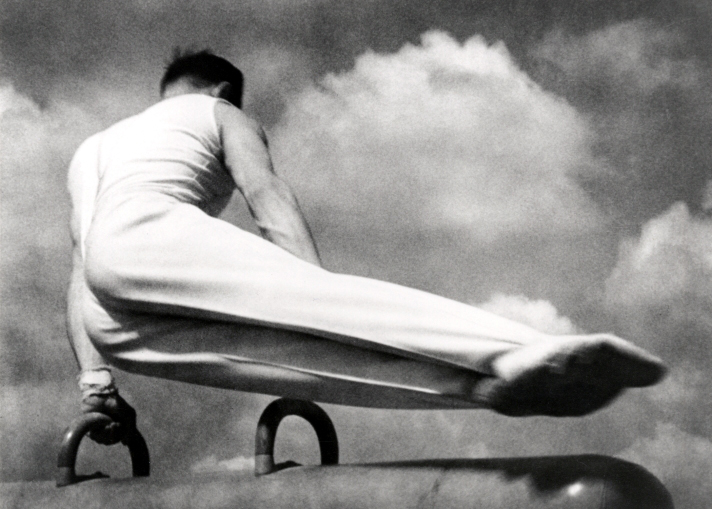 Leni Riefenstahl, Balance Beam, gelatin silver print, 1936