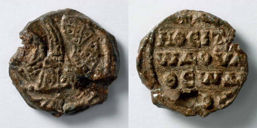 Seal of Theodore (left: obverse; right: reverse) depicting a <em>senmurv</em>, 11th century, lead, diam. 1.6 cm, (© <a href="https://www.doaks.org/resources/seals/byzantine-seals/BZS.1955.1.4508/view">Dumbarton Oaks</a>)