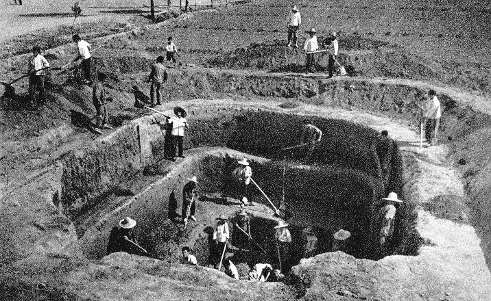 Excavation of Fu Hao's tomb