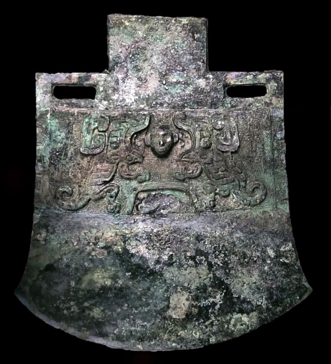 Bronze yue axe from the Tomb of Fu Hao (Tomb 5 at Xiaotun), late Shang dynasty, 1200 B.C.E., Yinxu, Anyang, Henan, China 