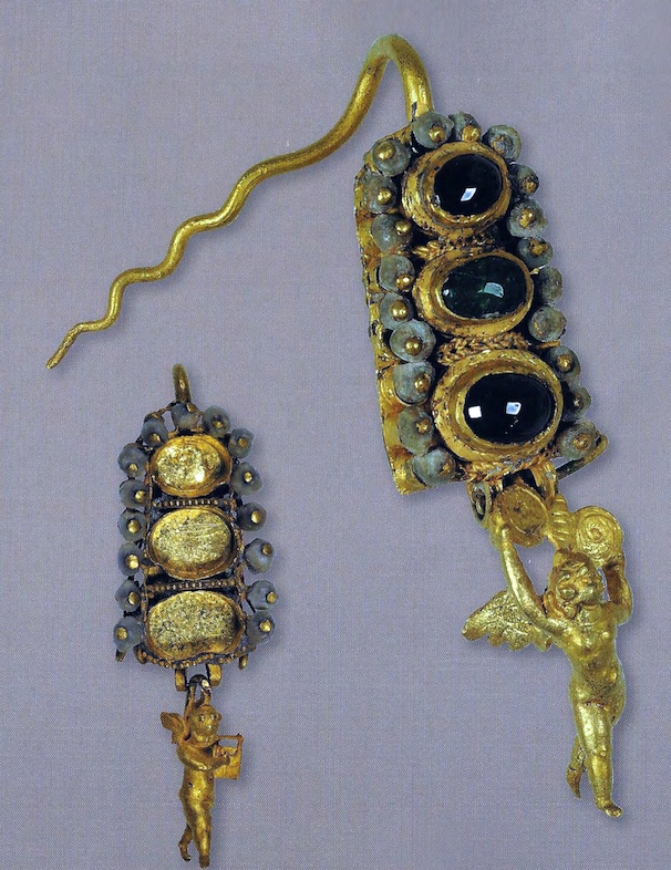 Gold earrings with inlaid semi-precious stones and pearls and pendant figures of Eros, 2nd–1st century B.C.E. (photo: Kostas Xenikakis/National Archaeological Museum, Athens)