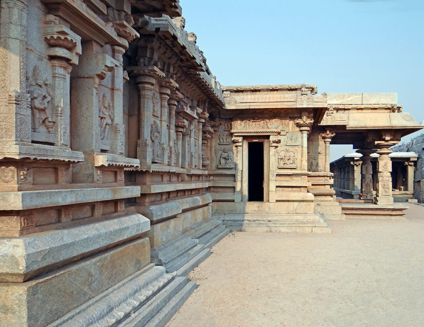 Temple's outer walls? with episodes from the Ramayana depicted, in the city of Vijayanagara (photo: Jean-Pierre Dalbéra, CC BY 2.0)