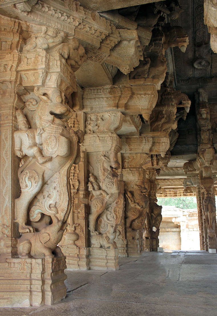 Yali pillars, Vitthala temple (photo: Dineshkannambadi, CC BY-SA 3.0)