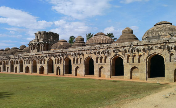 Elephant stables, the city of Vijayanagara (photo: Shovna m, CC BY-SA 4.0)