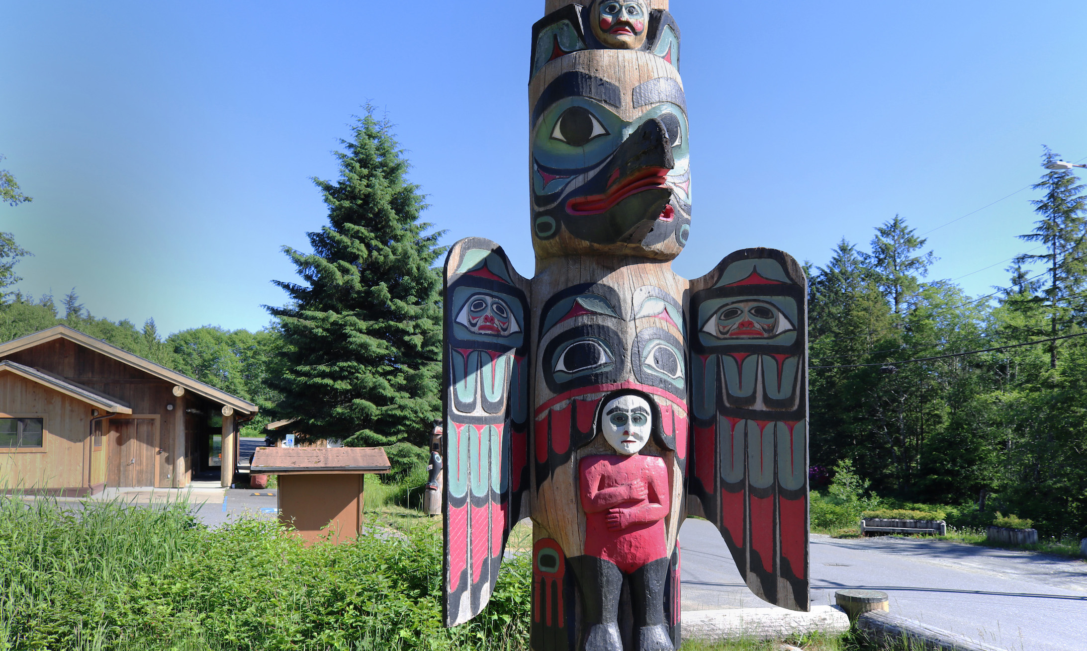 RAIN SPIRITS Raven & Totem Pole Cornhole Set