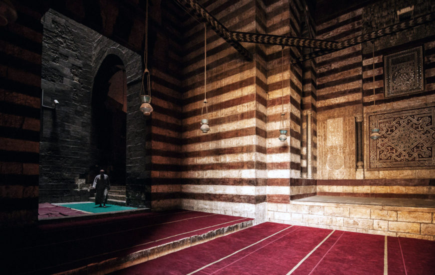 Entrance vestibule, madrasa and Friday Mosque of Sultan Hasan, 1356–1363/758–764 AH, Cairo, Egypt (photo: Michal Huniewicz, CC BY-SA 4.0)