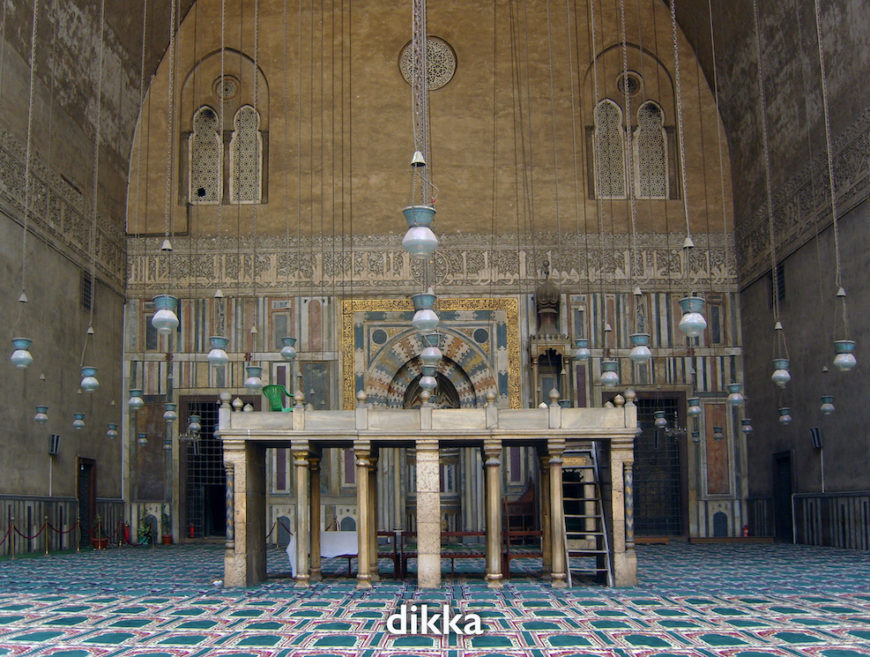Dikka in a the qibla iwan, madrasa and Friday Mosque of Sultan Hasan, 1356–1363/758–764 AH, Cairo, Egypt (photo: Effeietsanders, CC BY-SA 3.0)