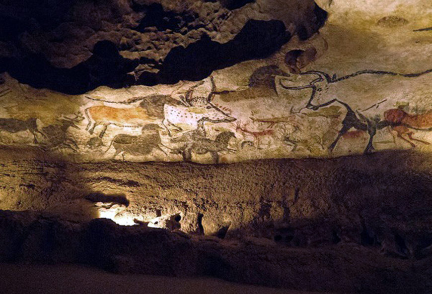 Left wall of the Hall of Bulls, Lascaux II (replica of the original cave, which is closed to the public), original cave: c. 16,000-14,000 B.C.E., 11 feet 6 inches long
